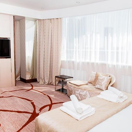 Boutique Hotel Health Club&Spa Grand Prix アスターナ エクステリア 写真