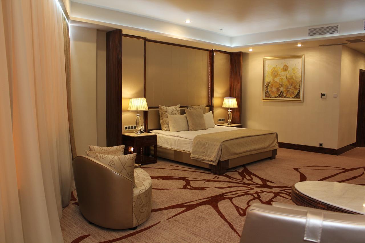 Boutique Hotel Health Club&Spa Grand Prix アスターナ エクステリア 写真