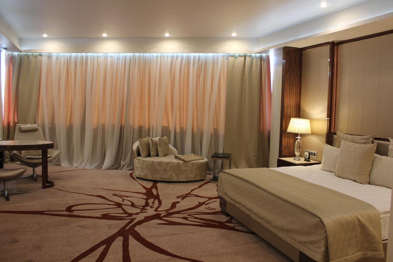 Boutique Hotel Health Club&Spa Grand Prix アスターナ エクステリア 写真