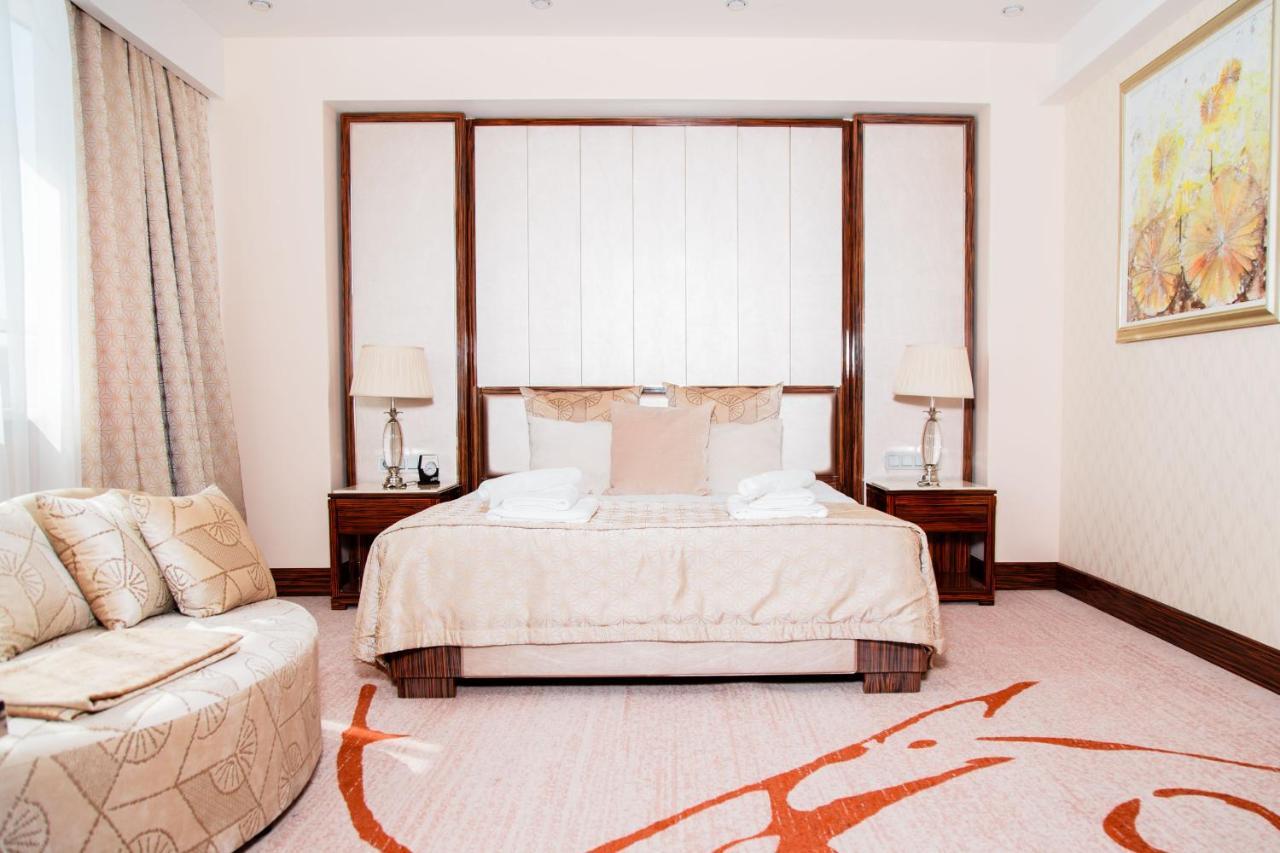 Boutique Hotel Health Club&Spa Grand Prix アスターナ エクステリア 写真