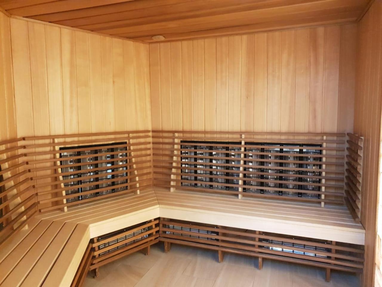 Boutique Hotel Health Club&Spa Grand Prix アスターナ エクステリア 写真